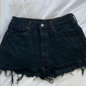 Black Levi’s Cutoff Shorts Size 26/27